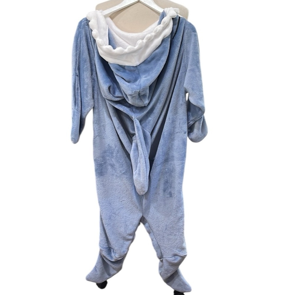 NWOT Shark Plush One Piece Oversized Footie Pajama Costume SZ XS Grey White - Picture 9 of 10